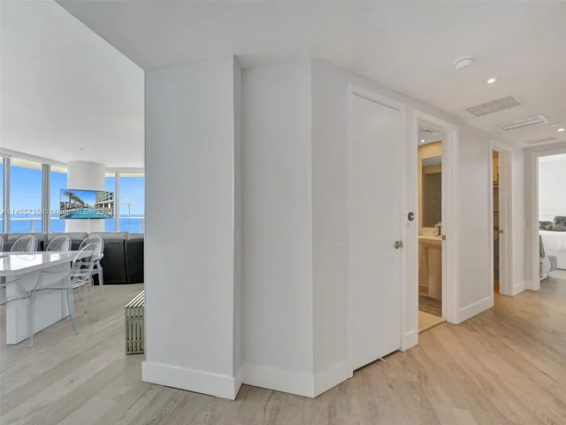 4111 S Ocean Dr, Hollywood FL 33019