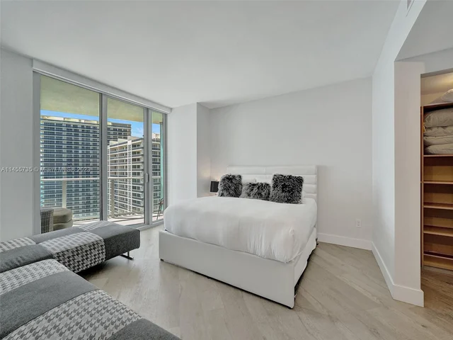 4111 S Ocean Dr, Hollywood FL 33019