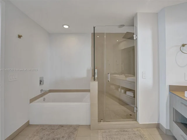 4111 S Ocean Dr, Hollywood FL 33019