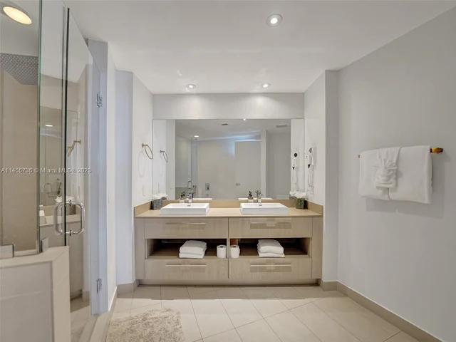 4111 S Ocean Dr, Hollywood FL 33019