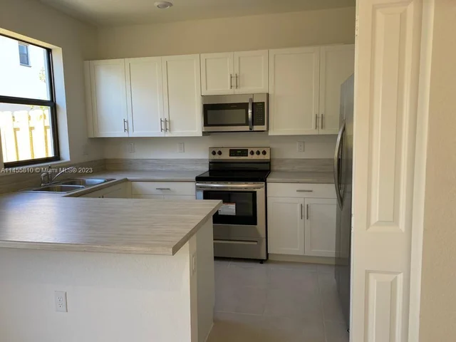 21416 NE 3rd Path # 21416, Miami FL 33179