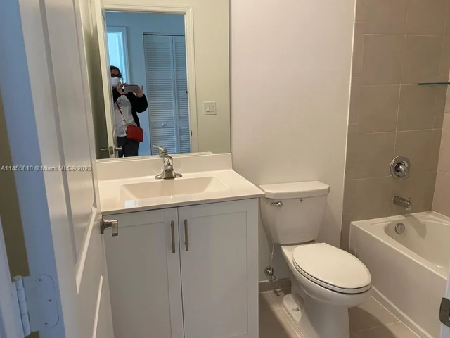 21416 NE 3rd Path # 21416, Miami FL 33179