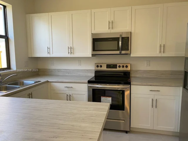 21416 NE 3rd Path # 21416, Miami FL 33179