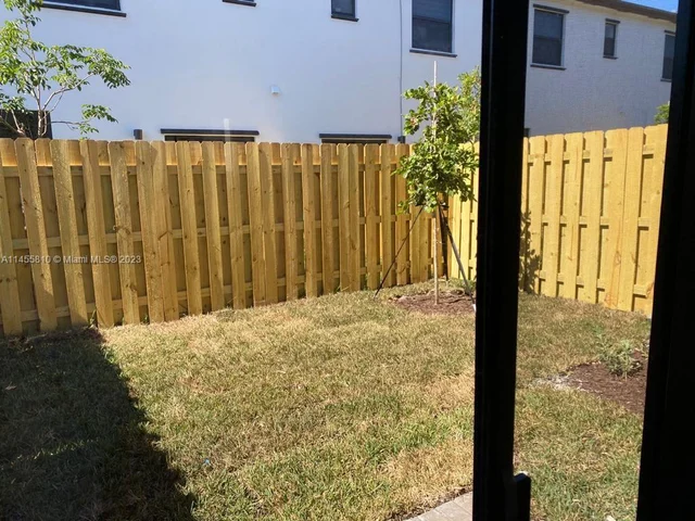 21416 NE 3rd Path # 21416, Miami FL 33179