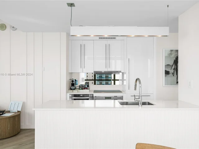 2201 Collins Ave # 1429, Miami Beach FL 33139