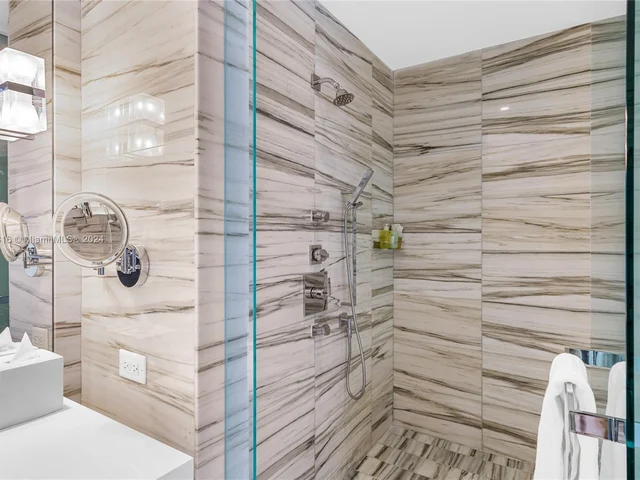 2201 Collins Ave # 1429, Miami Beach FL 33139