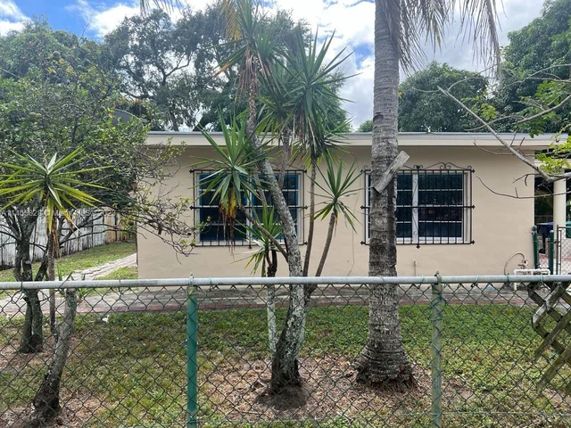 2350 NW 104th Ter, Miami FL 33147