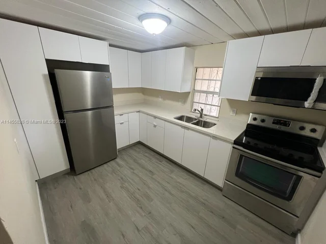 2350 NW 104th Ter, Miami FL 33147