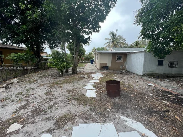 2350 NW 104th Ter, Miami FL 33147