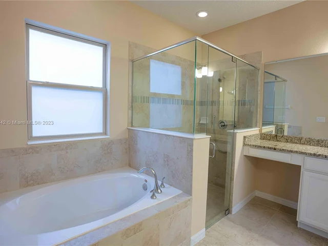 6981 Phillips Reserve Ct, Orlando FL 32819