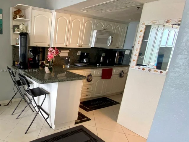 19201 Collins Ave # 114, Sunny Isles Beach FL 33160