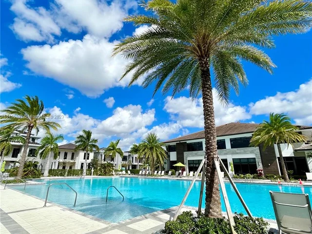 8201 NW 41st St # 402, Doral FL 33166