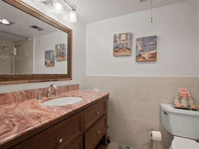 6921 Cypress Rd # A20, Plantation FL 33317