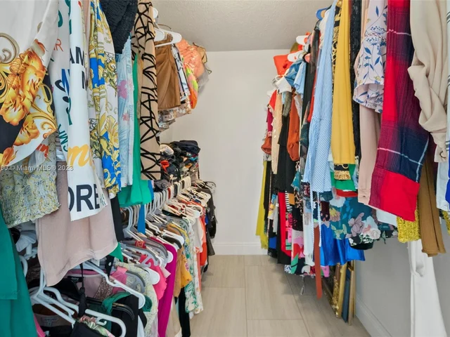 6921 Cypress Rd # A20, Plantation FL 33317