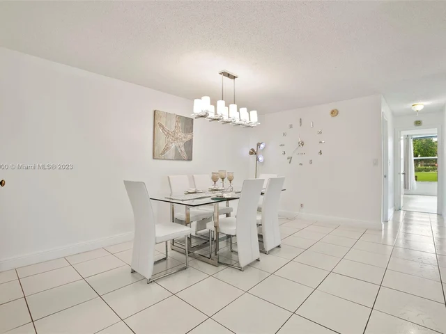 6921 Cypress Rd # A20, Plantation FL 33317