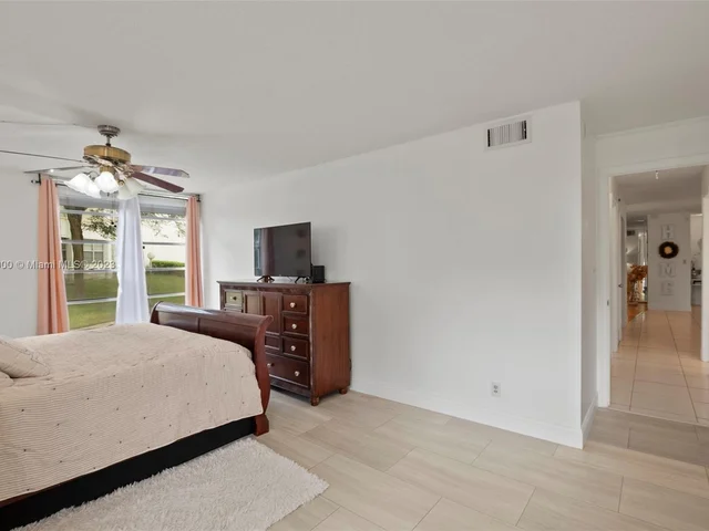 6921 Cypress Rd # A20, Plantation FL 33317