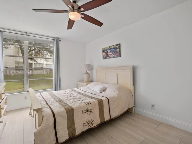 6921 Cypress Rd # A20, Plantation FL 33317