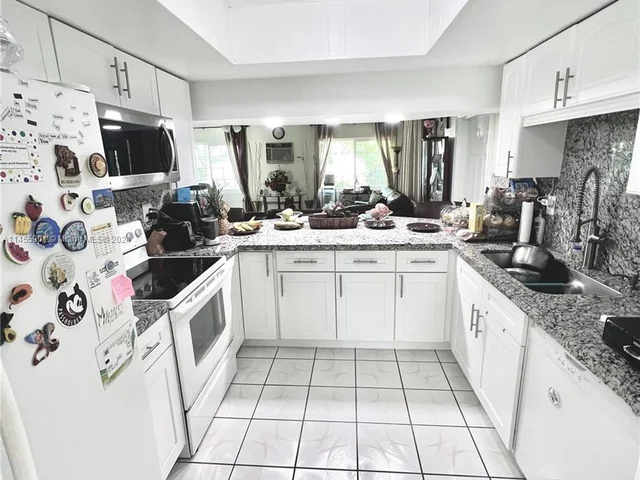 16035 SW 107th Ct, Miami FL 33157