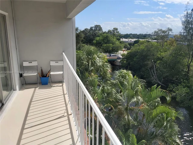 1407 NE 56th St # 404, Fort Lauderdale FL 33334
