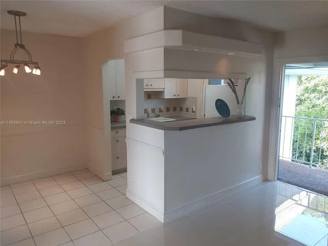 1407 NE 56th St # 404, Fort Lauderdale FL 33334