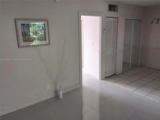 1407 NE 56th St # 404, Fort Lauderdale FL 33334