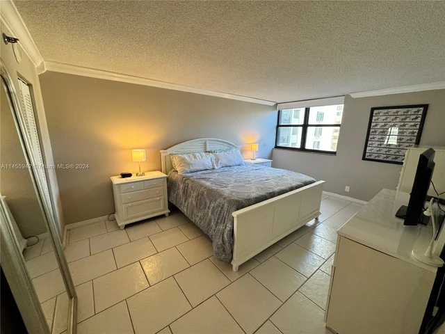 2625 Collins Ave # 320, Miami Beach FL 33140