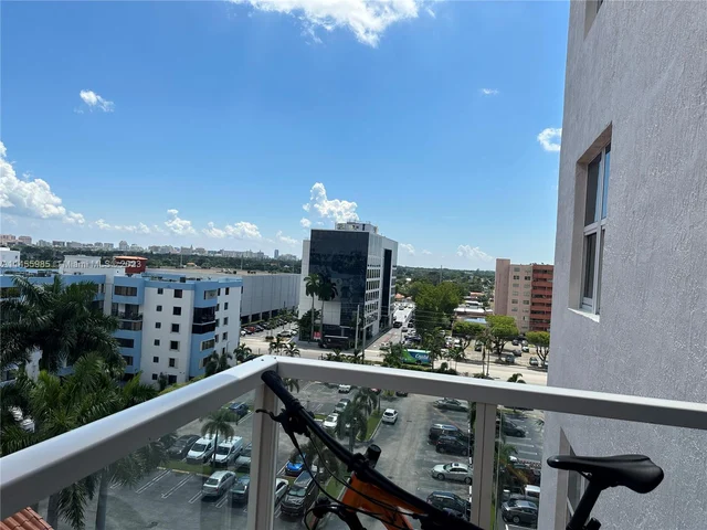 5085 NW 7th St # 816, Miami FL 33126