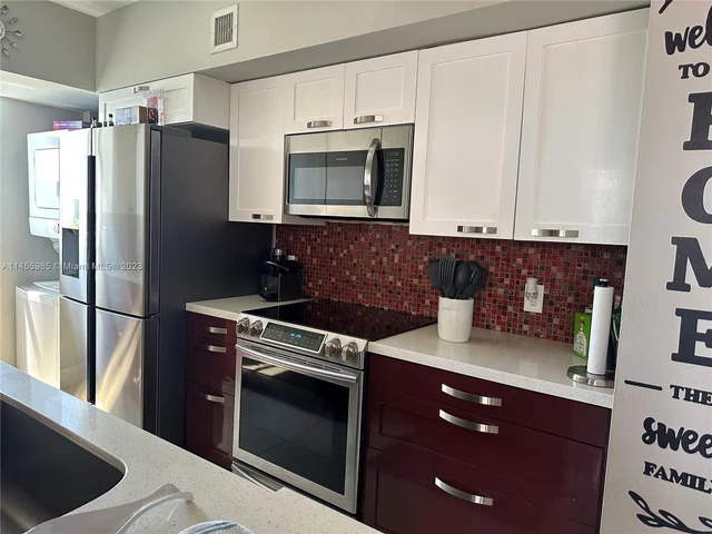 5085 NW 7th St # 816, Miami FL 33126