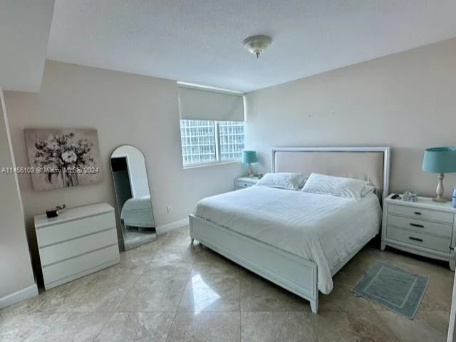 3801 Collins Ave # 1102, Miami Beach FL 33140
