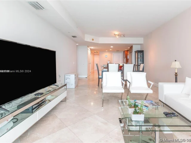 3801 Collins Ave # 1102, Miami Beach FL 33140
