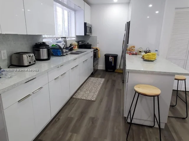 3127 NW 106th St, Miami FL 33147