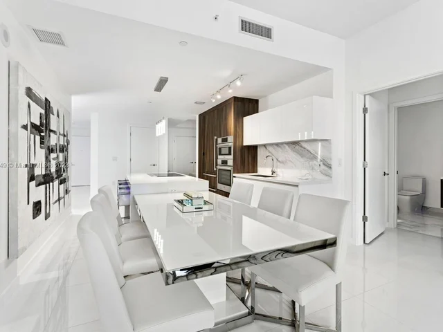 851 NE 1st Ave # 4207, Miami FL 33132