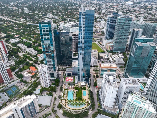 1425 Brickell Ave, Miami FL 33131