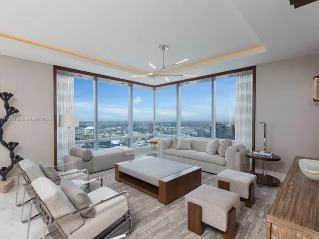 1425 Brickell Ave, Miami FL 33131