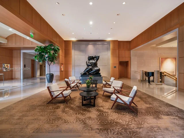 1425 Brickell Ave, Miami FL 33131