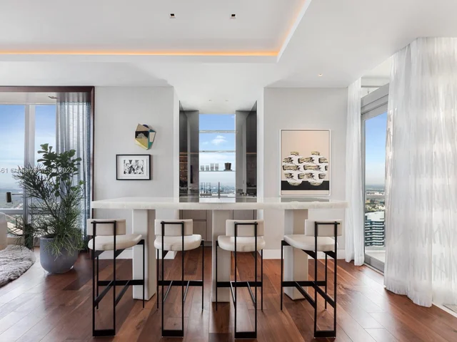 1425 Brickell Ave, Miami FL 33131