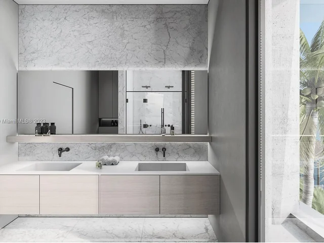 217 E Rivo Alto Dr, Miami Beach FL 33139