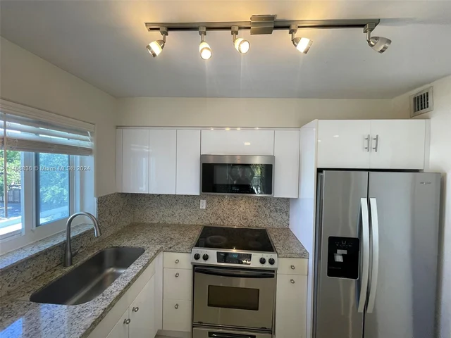 3101 SW 27th Ave # 301, Miami FL 33133