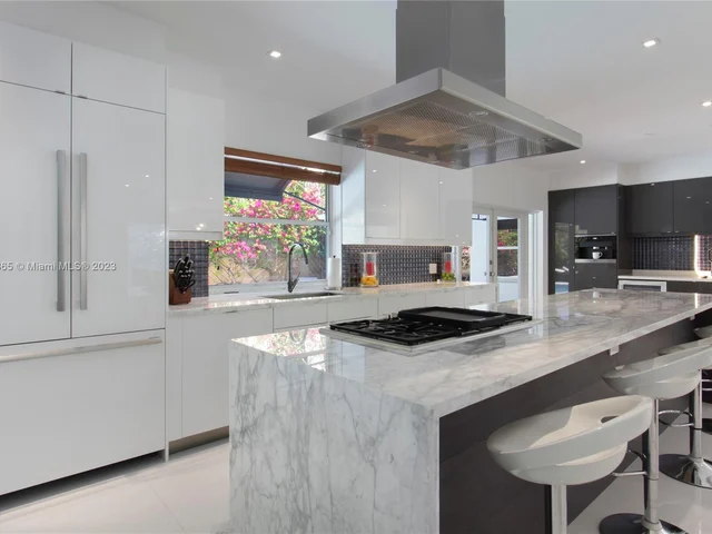 145 S Hibiscus Dr, Miami Beach FL 33139