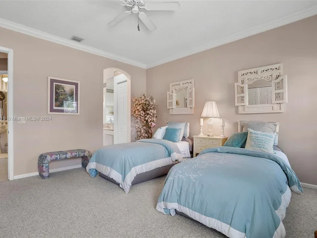 6569 Jog Estates Ln, Boynton Beach FL 33437