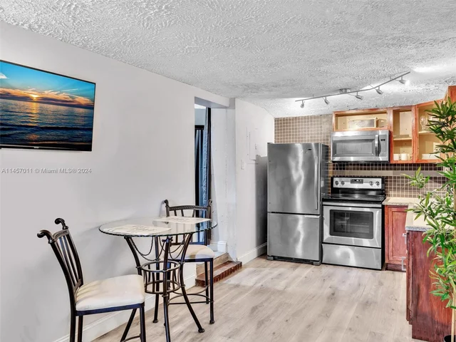 1101 NE 14th Ave # 2, Fort Lauderdale FL 33304