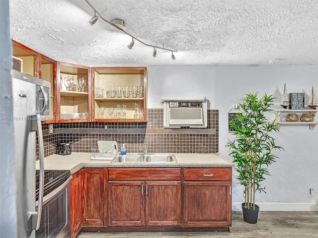 1101 NE 14th Ave # 2, Fort Lauderdale FL 33304