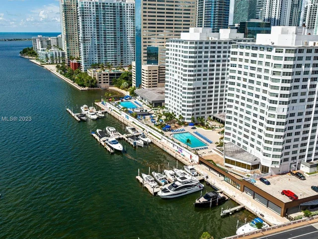 905 Brickell Bay Dr # 1821, Miami FL 33131
