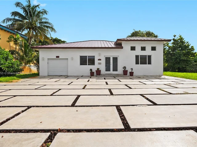 281 Hammond Dr, Miami Springs FL 33166