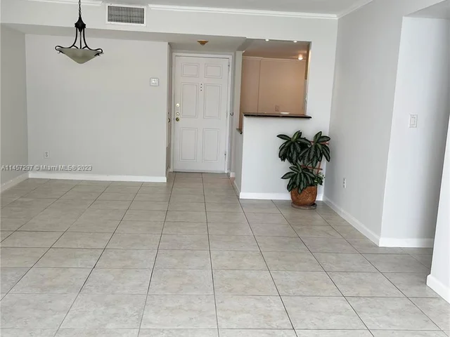 1420 Brickell Bay Dr # 806D, Miami FL 33131