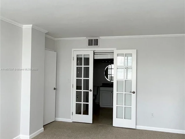 1420 Brickell Bay Dr # 806D, Miami FL 33131