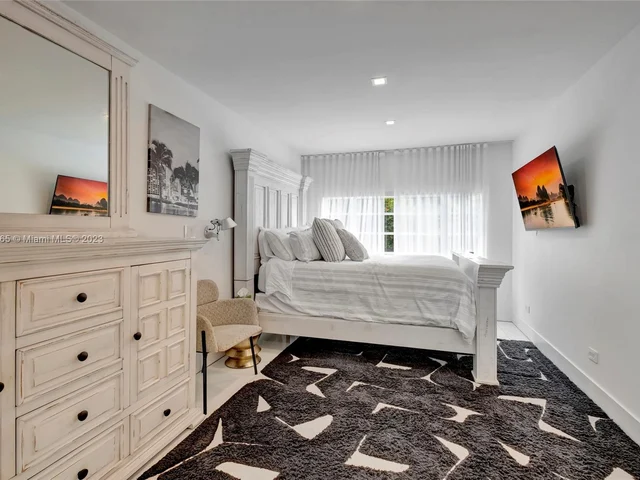 244 W San Marino Dr, Miami Beach FL 33139