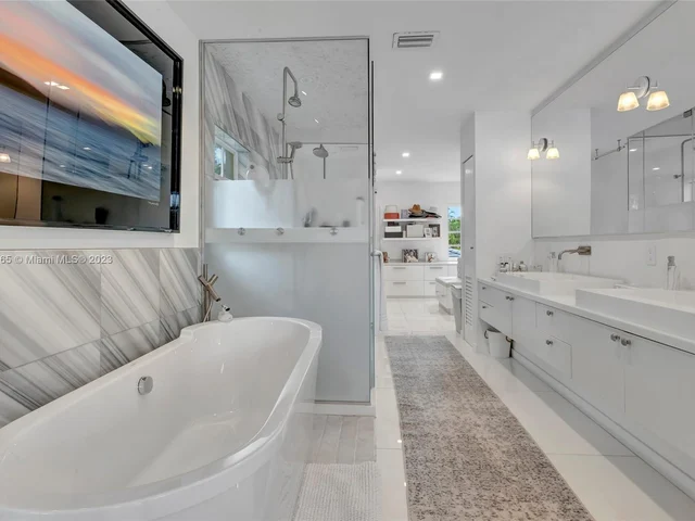 244 W San Marino Dr, Miami Beach FL 33139