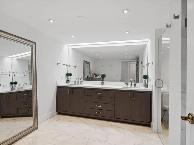 19707 Turnberry Way # 9J, Aventura FL 33180