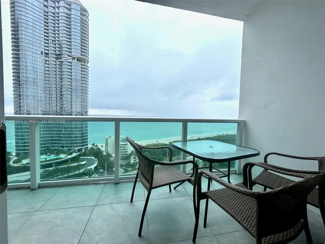 100 Bayview Dr, Sunny Isles Beach FL 33160